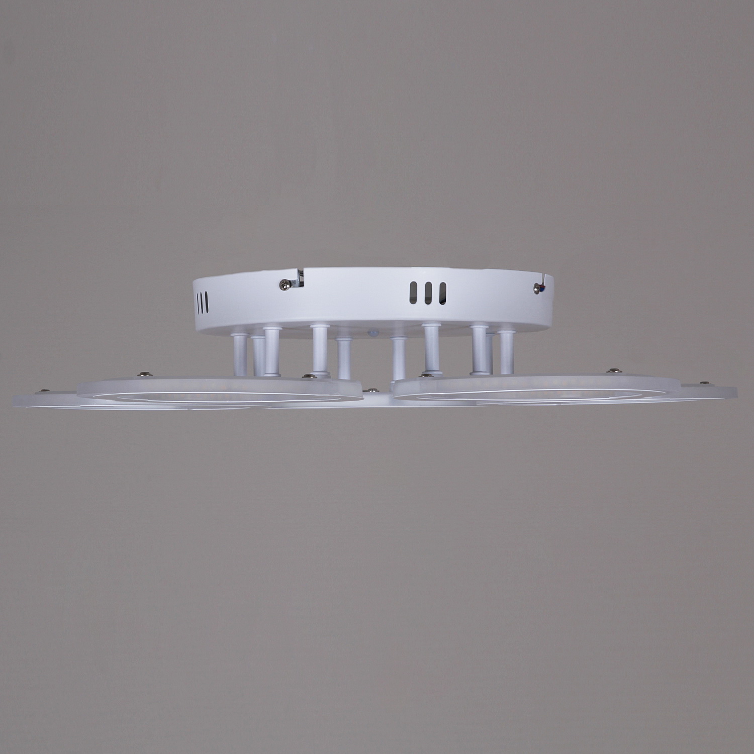 Светильник потолочный светодиодный 09820-3.3-05 WH LED 90W 3000-6000К ПДУ S=16м2  *1