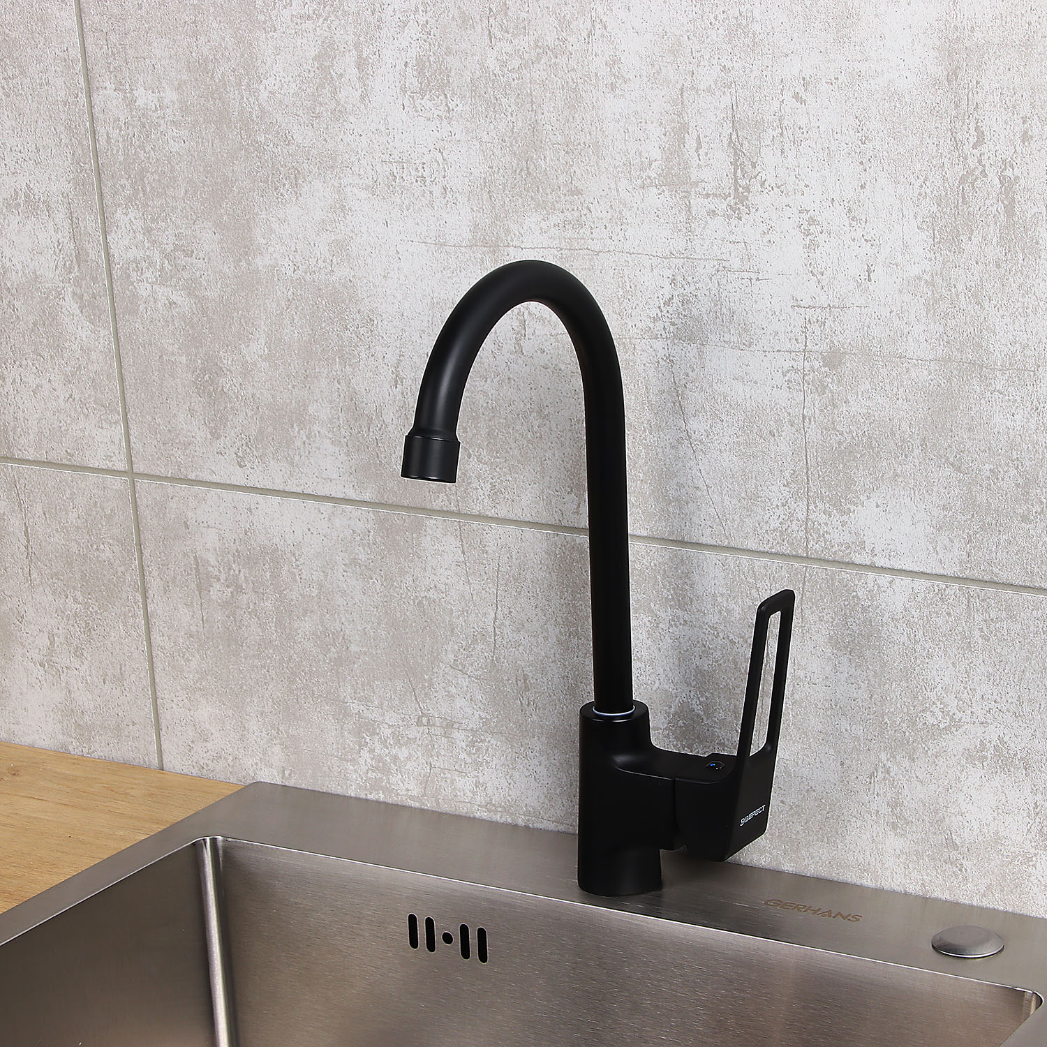 Смеситель для кухни Эверест B40-1546 высокий излив, черный *1/10 Смеситель для кухни Эверест B40-1546 высокий излив, черный *1/10