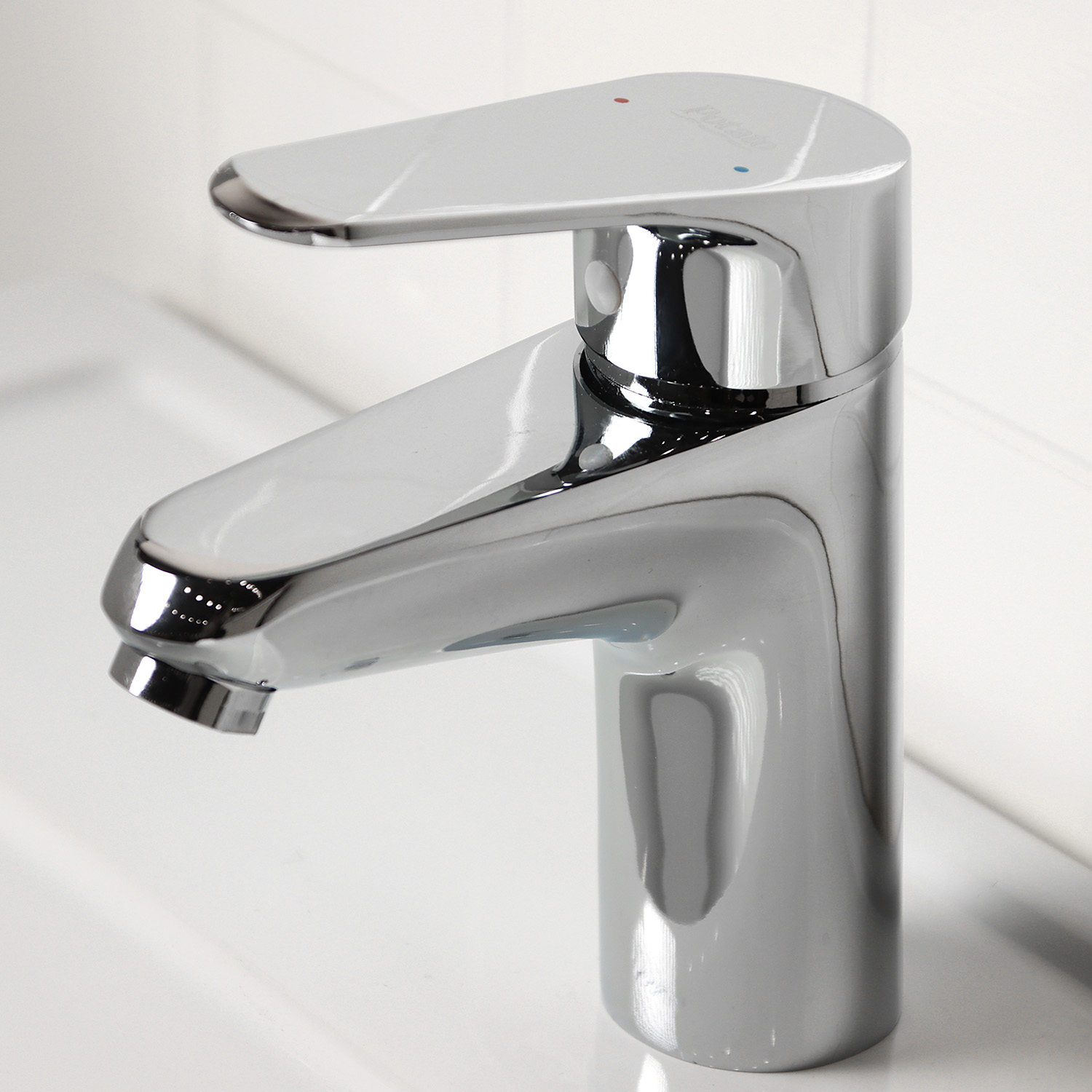 Смеситель для умывальника Potato P1009, короткий излив, рычажный