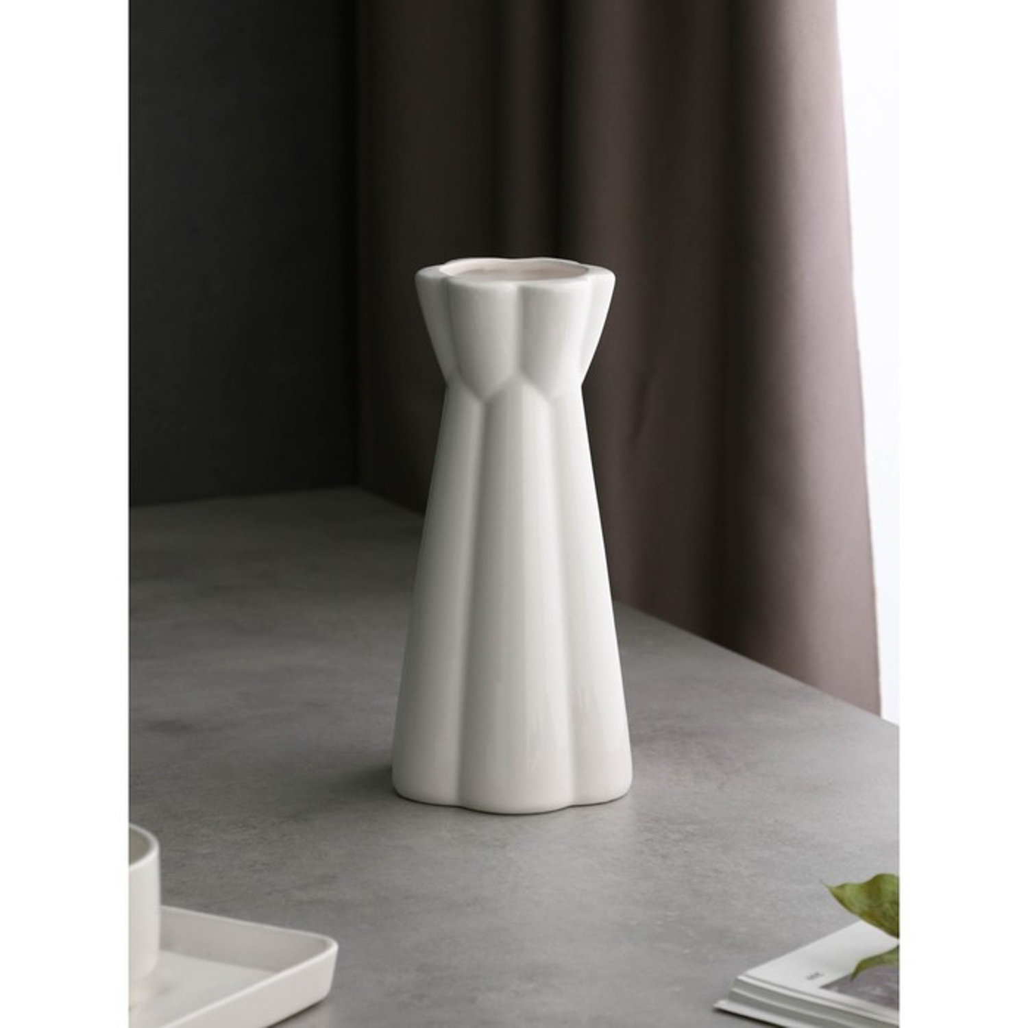 Ваза настольная «Кубок», h=24 см, цвет белый, керамика, 1 сорт, Иран Ваза настольная «Кубок», h=24 см, цвет белый, керамика, 1 сорт, Иран