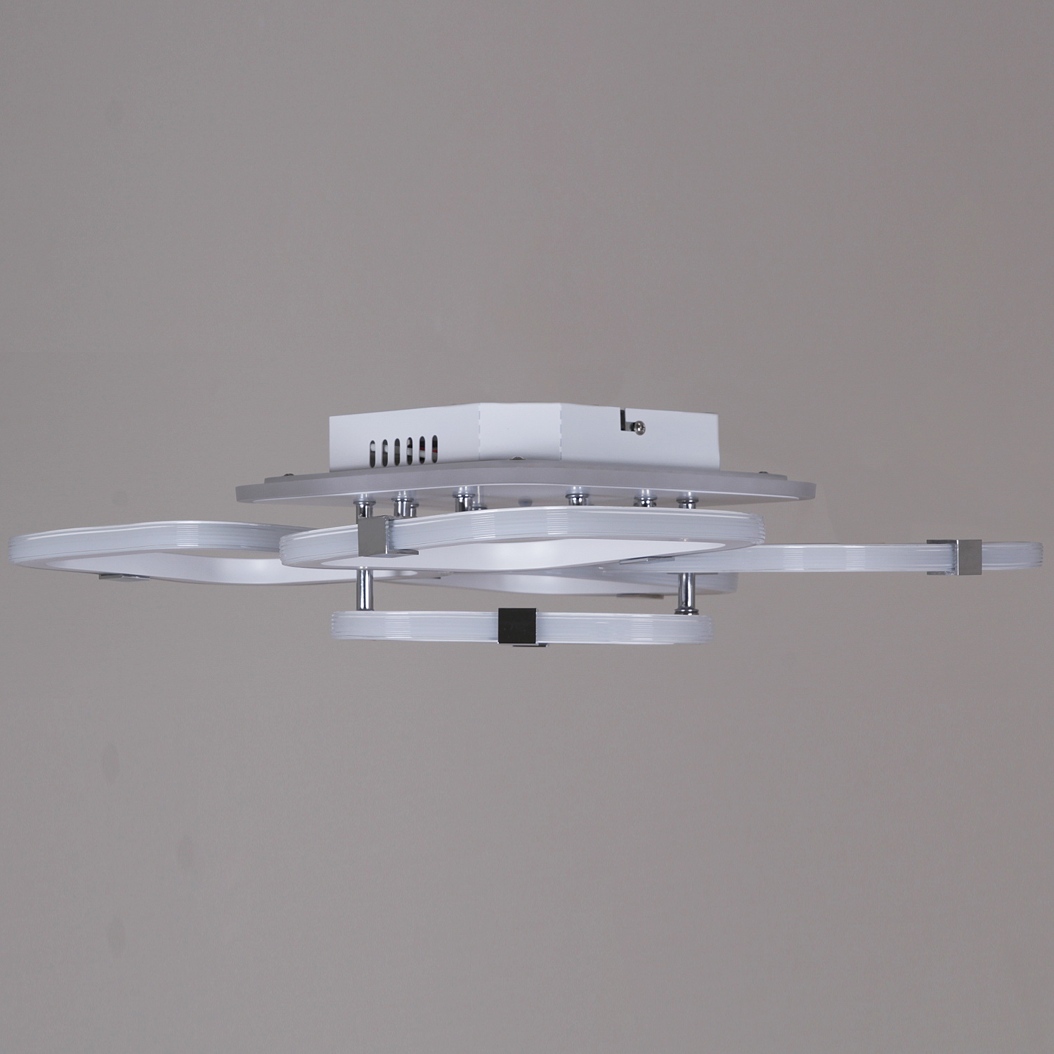 Светильник потолочный светодиодный 06321-3.3-05 WH+CR (RGB) LED 118W 3000-6000К ПДУ+диммер S=22м2 *1