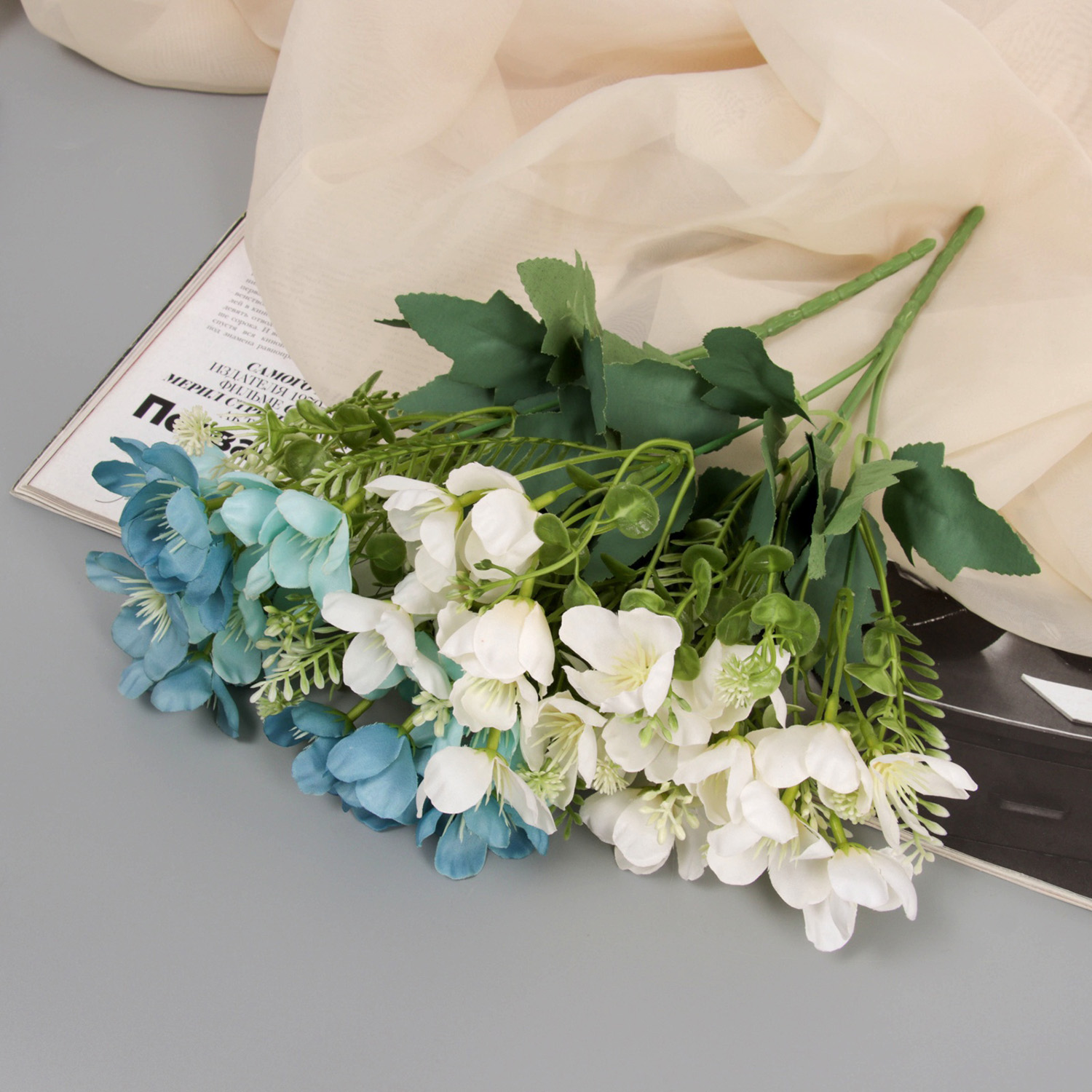 Букет искусственный «Морозник элит с зеленью», 29 см, МИКС