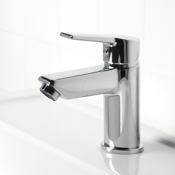 Смеситель для умывальника Milardo Stripe STRSB00M01 короткий излив, рычажный Смеситель для умывальника Milardo Stripe STRSB00M01 короткий излив, рычажный