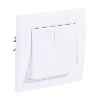 Розетка Бриллиант СП 1-мест. белая сз с крышкой 16А IP20 UNIVersal 7947649 *10100